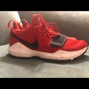 **LIKE NEW** Men’s Nike Paul George PG1 size 8